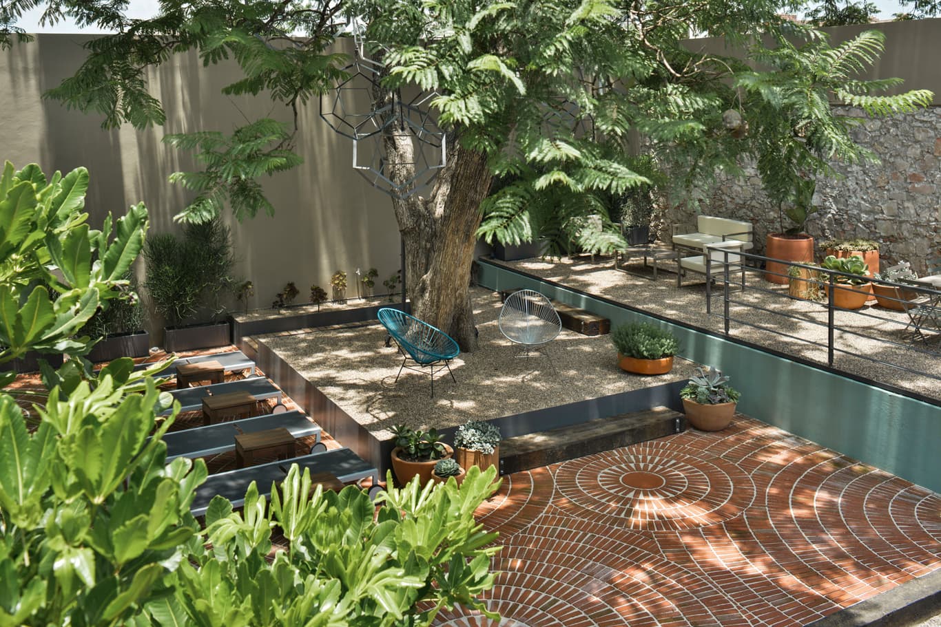 Alberca y terraza del Hotel Criol en el Centro de Querétaro Alberca y terraza del Hotel Criol en el Centro de Querétaro